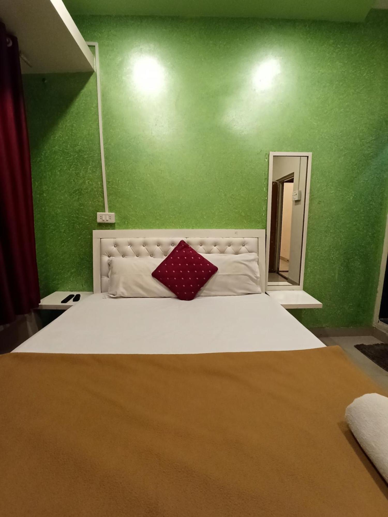 Malwade Motel Пуне Екстер'єр фото